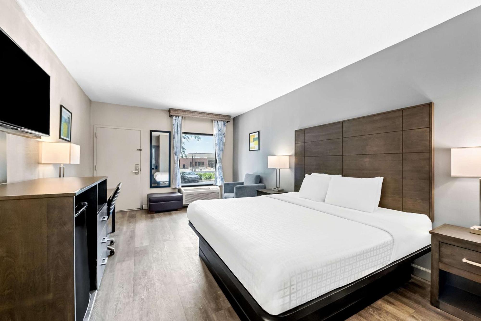 Surestay By Western Pinehurst