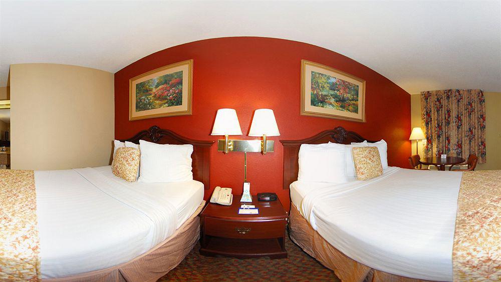 Surestay By Western Pinehurst 3*